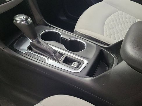 Used 2020 Chevrolet Equinox LS w/ LS Convenience Package FWD image 26