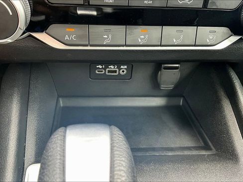 Used 2025 Nissan Altima 2.5 SV FWD image 17