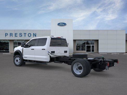 New 2026 Ford F550 4x4 Crew Cab image 4