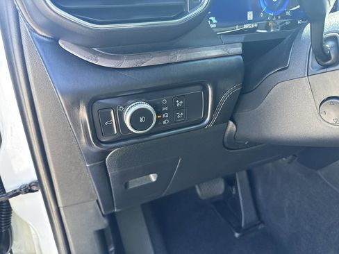Used 2020 Ford Explorer Platinum w/ Premium Technology Package AWD/4WD image 15