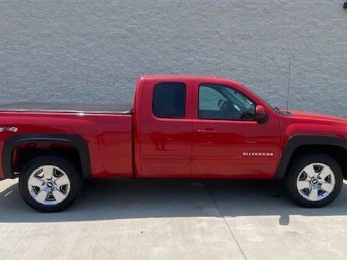 Used 2010 Chevrolet Silverado 1500 LTZ AWD/4WD image 23