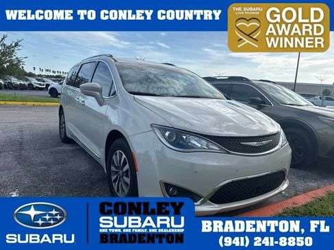Used 2020 Chrysler Pacifica Touring-L Plus FWD image 1