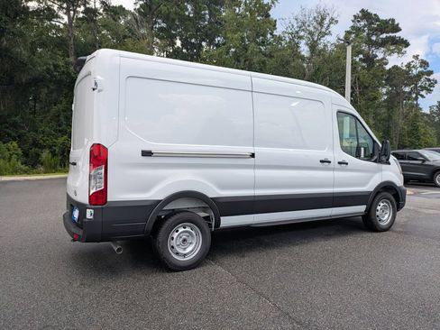 New 2026 Ford Transit 250 148 Medium Roof w/ Load Area Protection Package RWD image 4