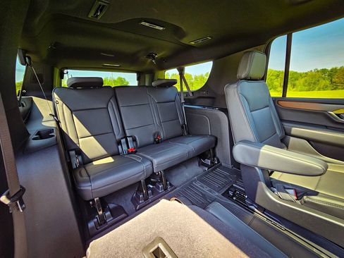 New 2026 GMC Yukon XL Denali w/ Denali Reserve Package AWD/4WD image 46