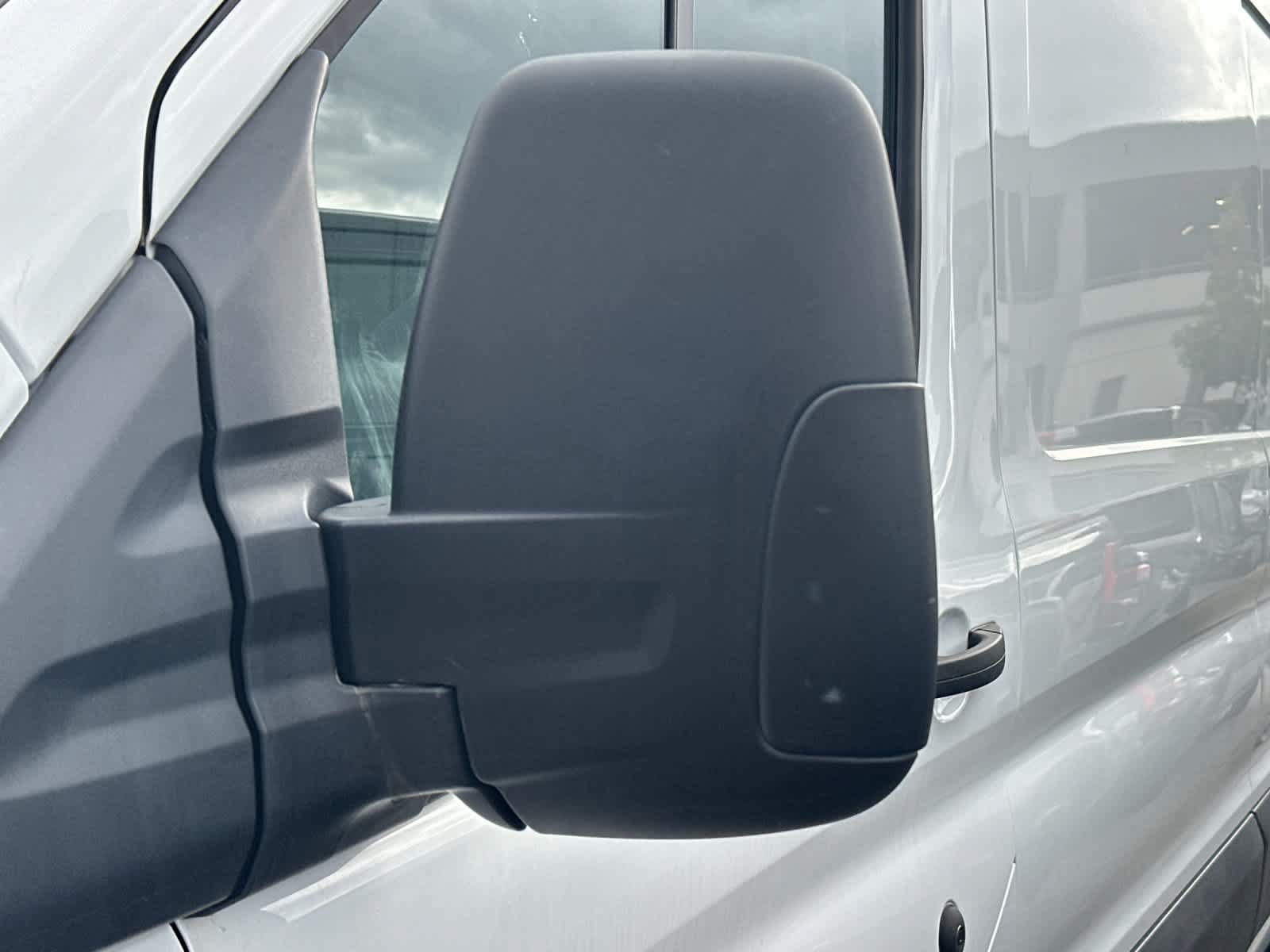 Used 2024 Ford Transit 250 148 Medium Roof RWD image 7