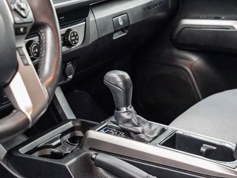 Used 2019 Toyota Tacoma SR5 RWD image 23