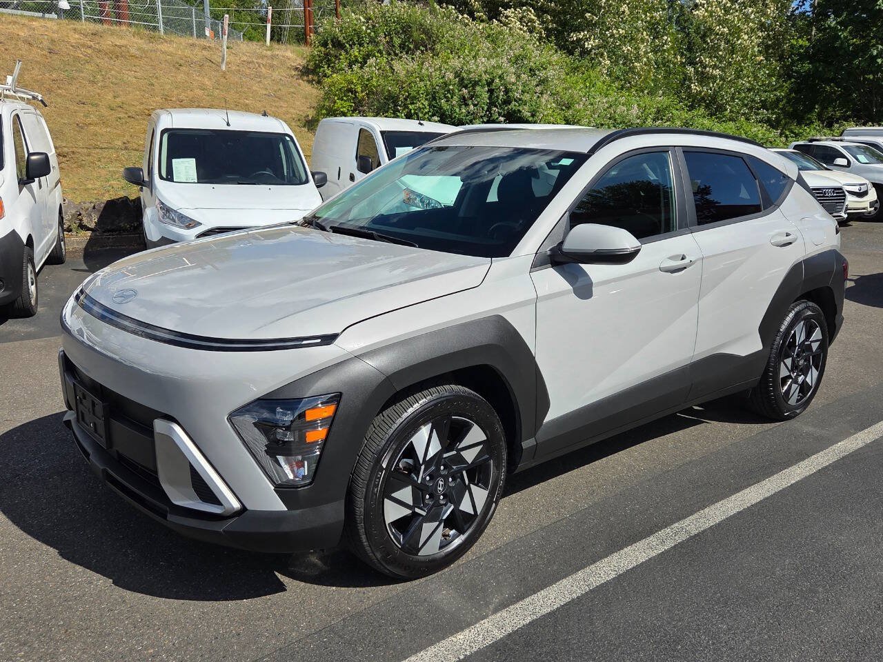 Used 2024 Hyundai Kona SEL FWD image 3