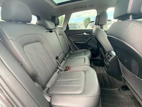 Used 2020 Audi Q5 e Premium Plus w/ Premium Plus Package AWD/4WD image 23