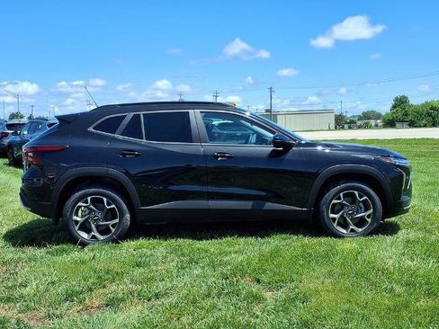 New 2026 Chevrolet Trax LT w/ LT Convenience Package FWD image 21