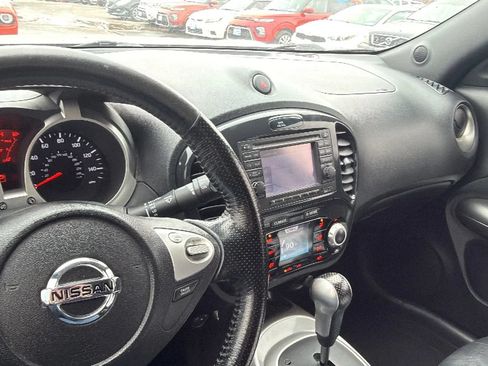 Used 2011 Nissan Juke SL FWD image 15