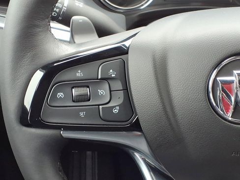 Certified 2024 Buick Enclave Essence image 11