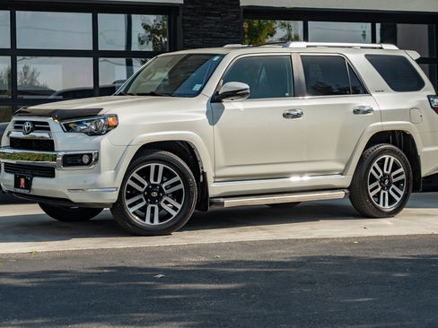 Used 2020 Toyota 4Runner Limited AWD/4WD image 3