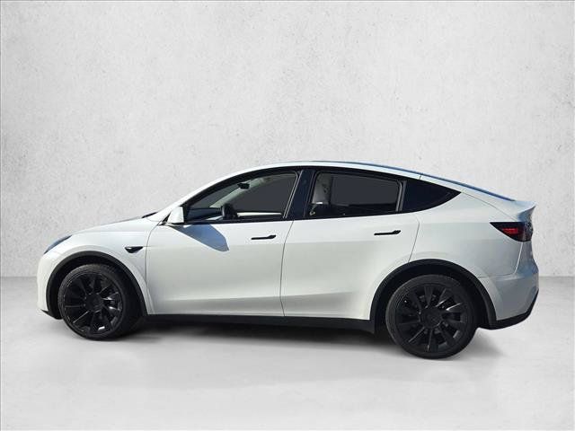 Used 2024 Tesla Model Y Long Range AWD/4WD image 9