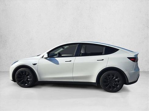 Used 2024 Tesla Model Y Long Range AWD/4WD image 9