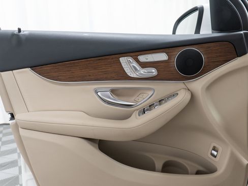 Certified 2022 Mercedes-Benz GLC 300 4MATIC image 11