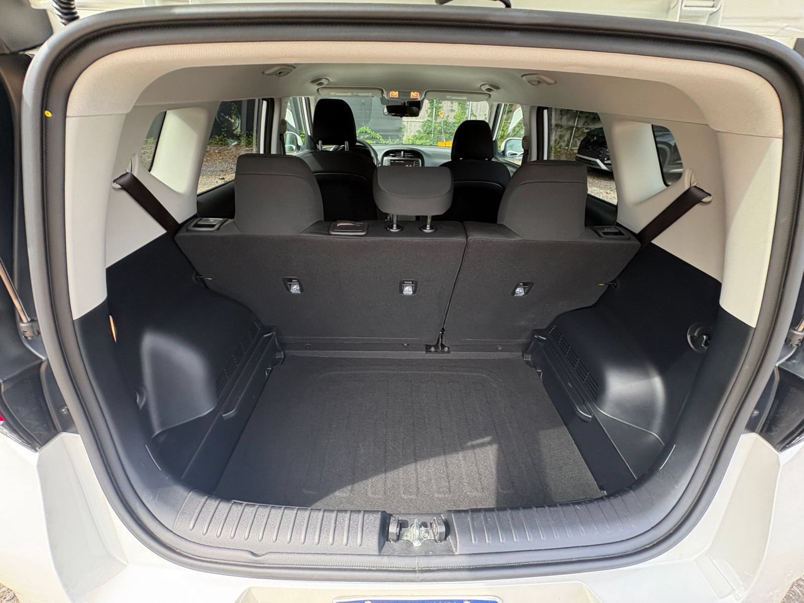 Used 2025 Kia Soul LX w/ LX Technology Package FWD image 26