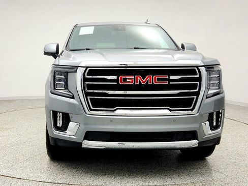 Used 2023 GMC Yukon SLT w/ SLT Premium Package image 2