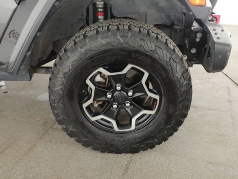 Used 2020 Jeep Gladiator Rubicon image 18