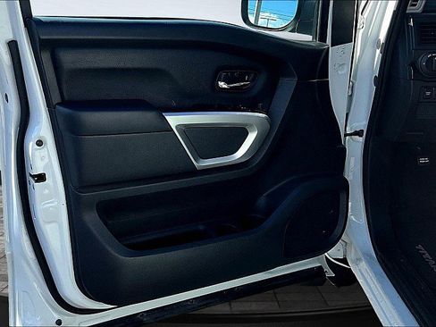 Used 2023 Nissan Titan SV image 25