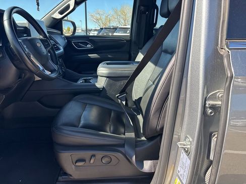 Used 2024 Chevrolet Suburban LT image 9