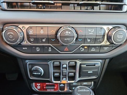 New 2026 Jeep Gladiator Mojave w/ Safety Group AWD/4WD image 29
