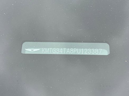 Used 2023 Genesis G70 2.0T RWD image 37