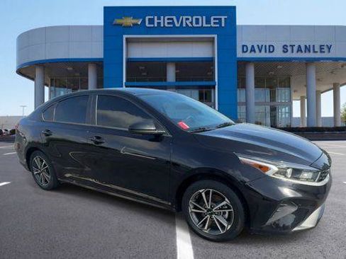 Used 2023 Kia Forte LXS FWD image 2