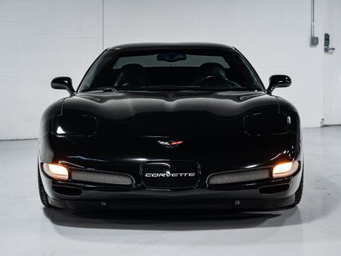 Used 2002 Chevrolet Corvette Z06 w/ Memory Pkg image 8
