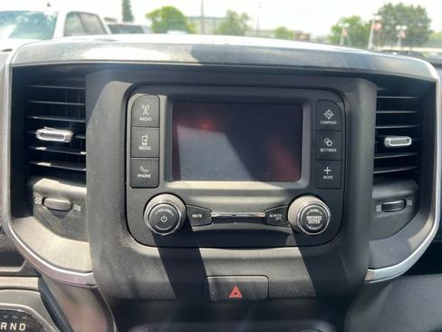 Used 2019 RAM 1500 Big Horn AWD/4WD image 18