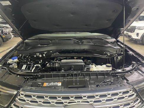 Certified 2022 Ford Explorer Limited w/ Limited Technology Package AWD/4WD image 13