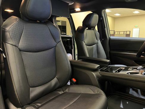 Certified 2025 Toyota Sienna XLE Woodland Edition image 14
