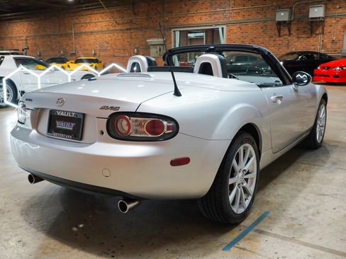 Used 2007 MAZDA MX-5 Miata Grand Touring w/ Premium Pkg RWD image 39