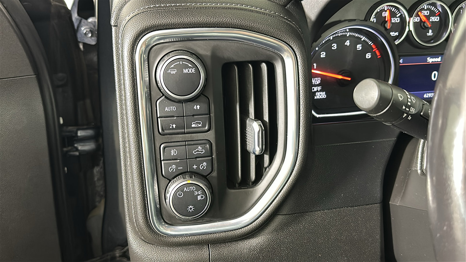 Used 2022 Chevrolet Silverado 1500 RST AWD/4WD image 23