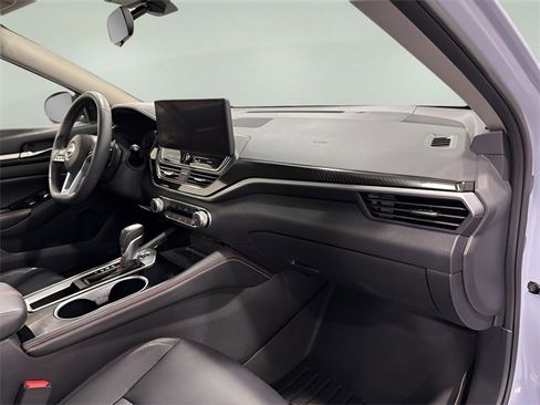Used 2024 Nissan Altima 2.5 SR w/ SR Premium Package image 13
