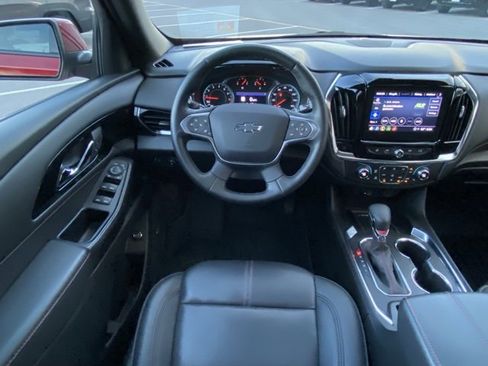 Used 2023 Chevrolet Traverse RS image 30