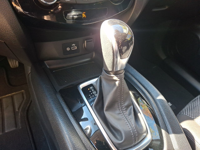 Used 2021 Nissan Rogue Sport SV AWD/4WD image 14