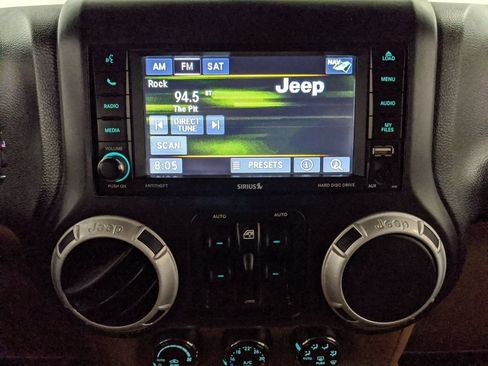 Used 2014 Jeep Wrangler Unlimited Rubicon w/ Dual Top Group AWD/4WD image 9