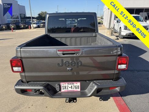 Used 2023 Jeep Gladiator Willys image 4