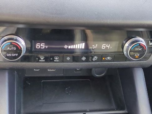 Used 2024 Mitsubishi Outlander SE Black Edition image 20