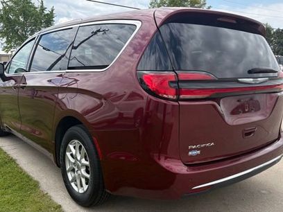 Used 2023 Chrysler Pacifica Touring-L