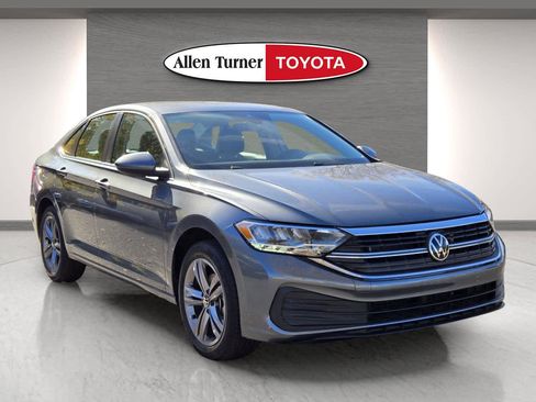 Used 2022 Volkswagen Jetta SE image 1