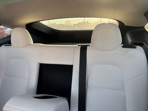 Used 2023 Tesla Model Y Long Range image 4