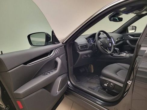 Used 2023 Maserati Levante GT image 17