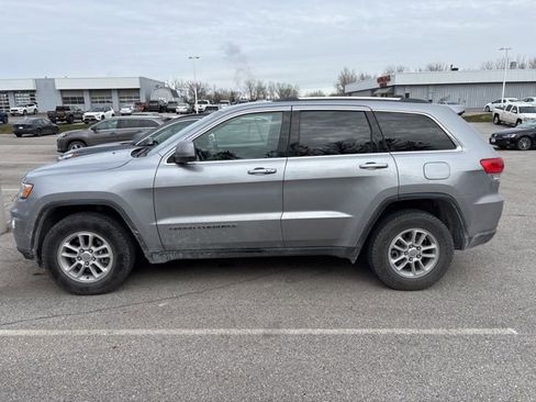 Used 2018 Jeep Grand Cherokee Laredo image 4