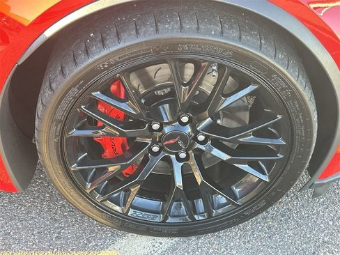 Used 2016 Chevrolet Corvette Z06 w/ 3LZ Preferred Equipment Group image 7