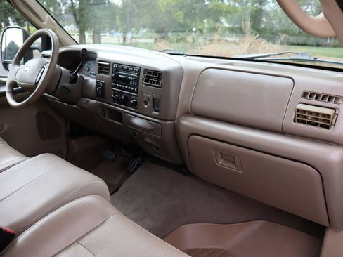 Used 2003 Ford F250 XL AWD/4WD image 17