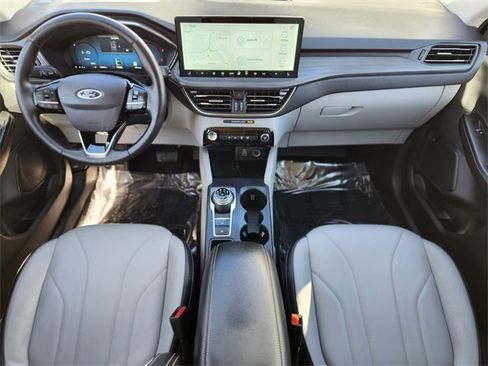 Certified 2025 Ford Escape Platinum w/ Premium Technology Package image 12