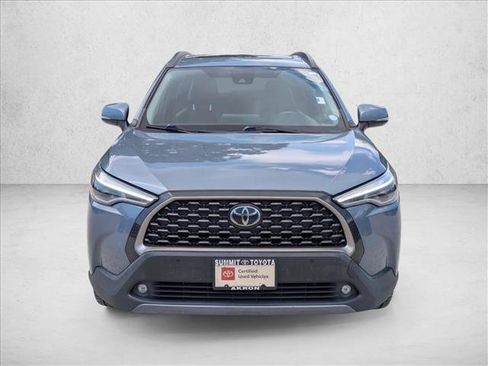Used 2022 Toyota Corolla Cross XLE w/ Convenience Package FWD image 2