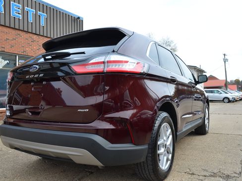 Used 2024 Ford Edge SEL image 6