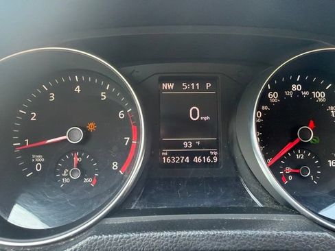 Used 2016 Volkswagen Passat 1.8T SE FWD image 11